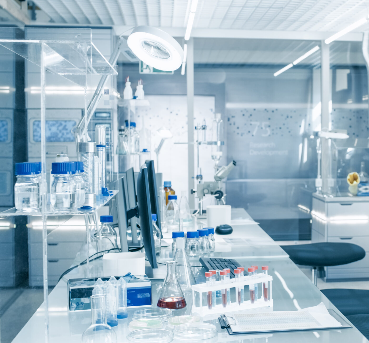 laboratoire-de-chimie-1-scaled
